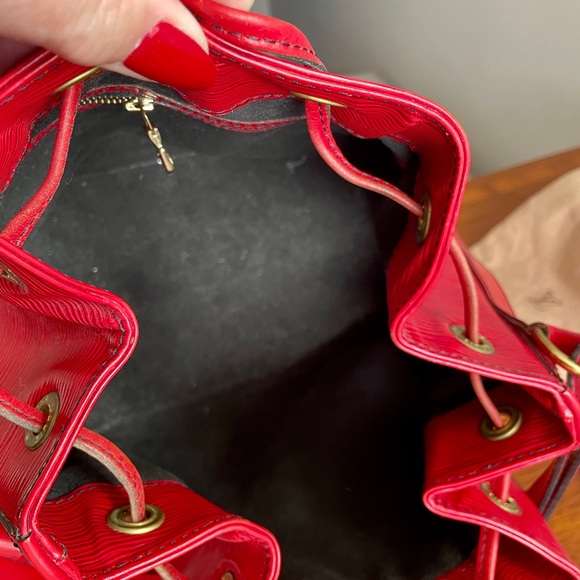 Authentic Louis Vuitton Red Epi Neo Noe - Picture 10 of 16